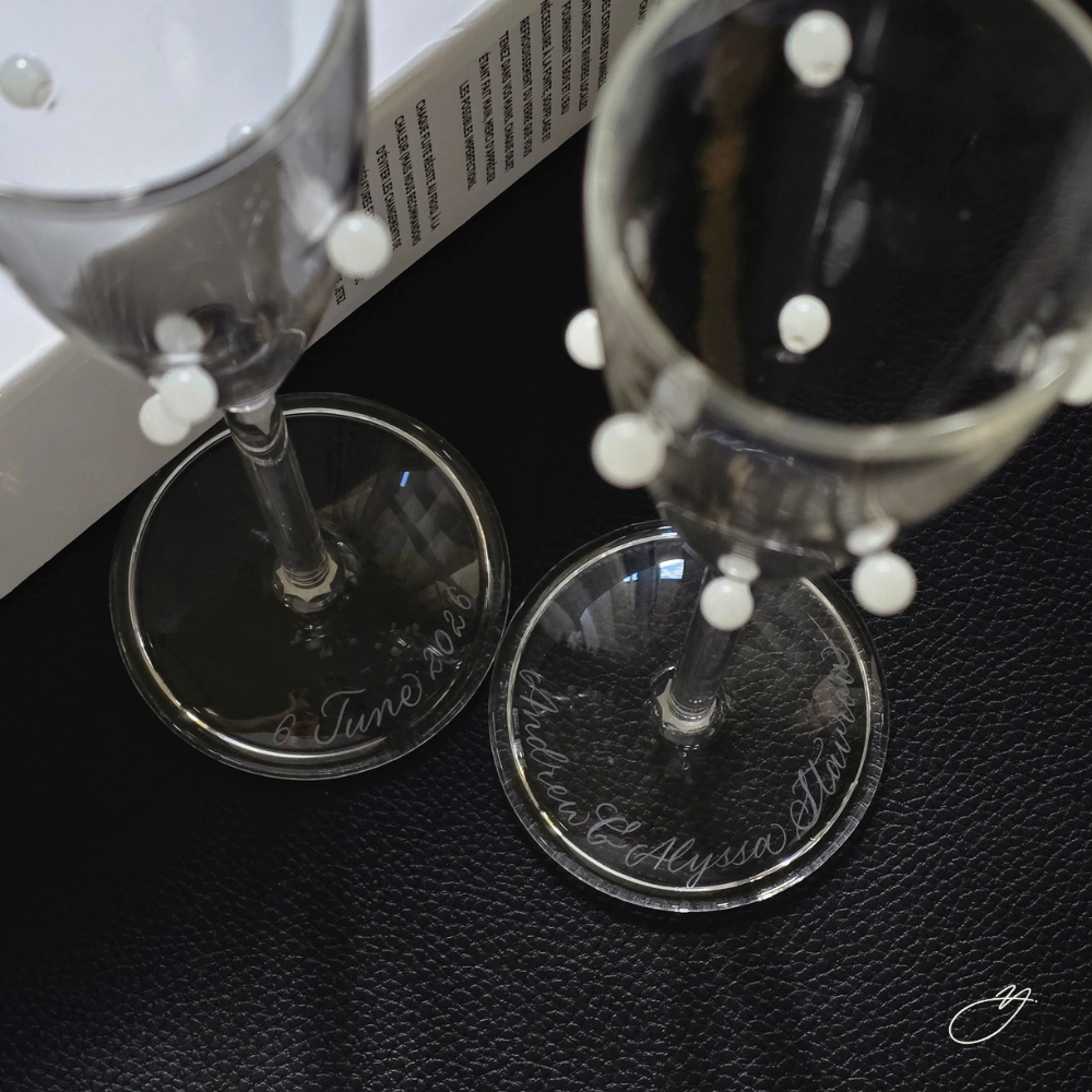 Personalised Champagne Flutes (Set of 2)