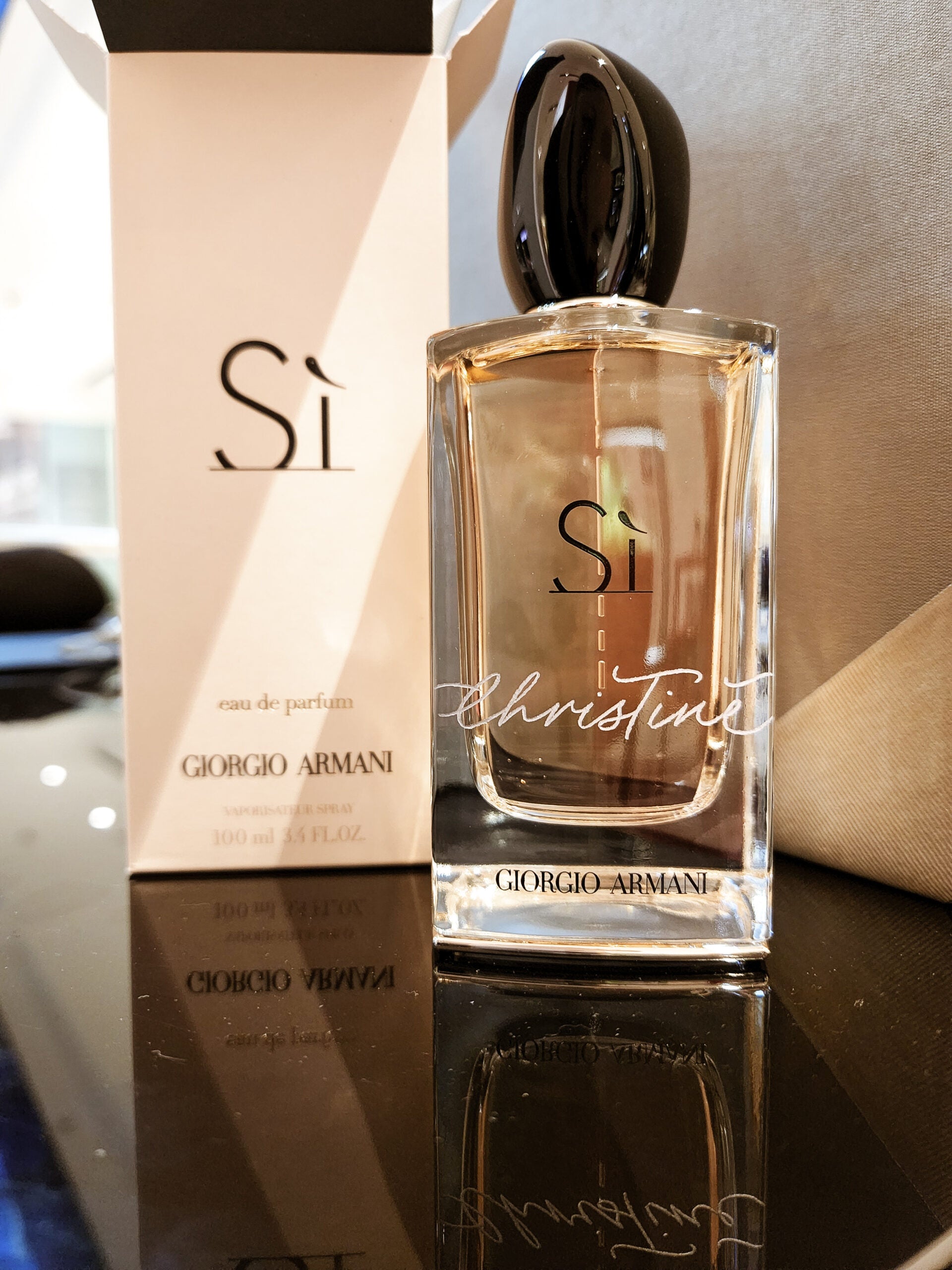 Hand Engraving - Perfume image 17