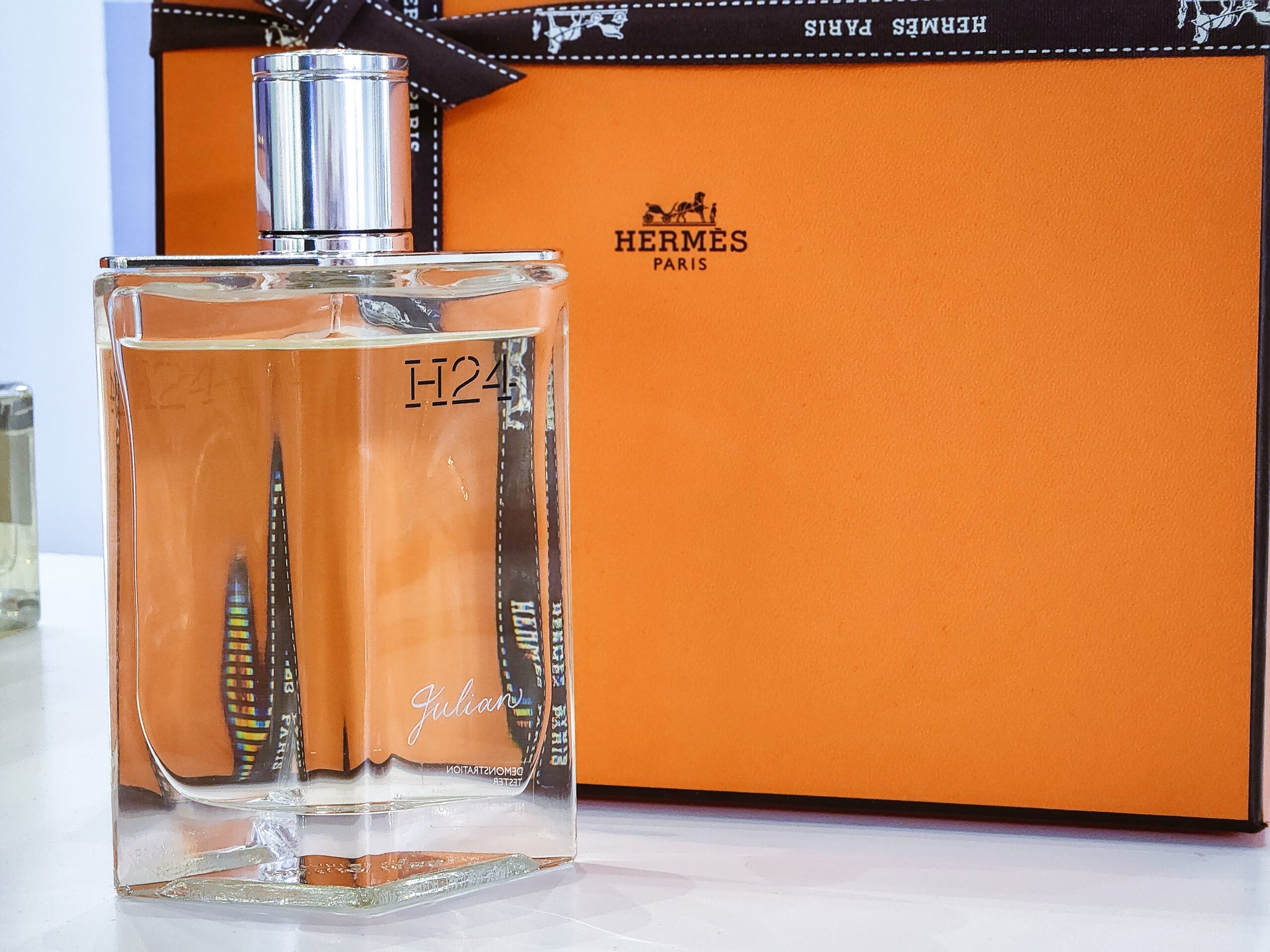 Hand Engraving - Perfume image 8